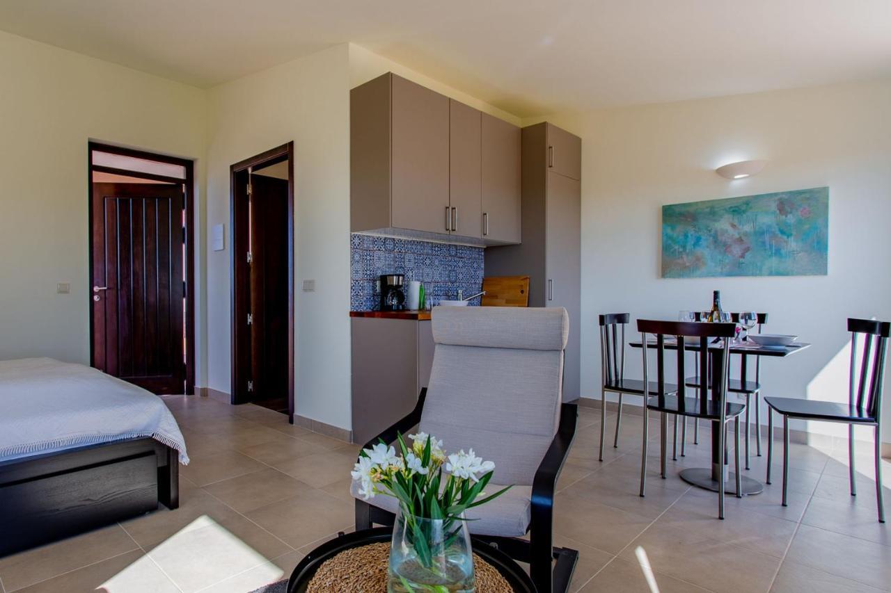 Corte Velada Guest House By Lovelystay 拉哥斯 外观 照片